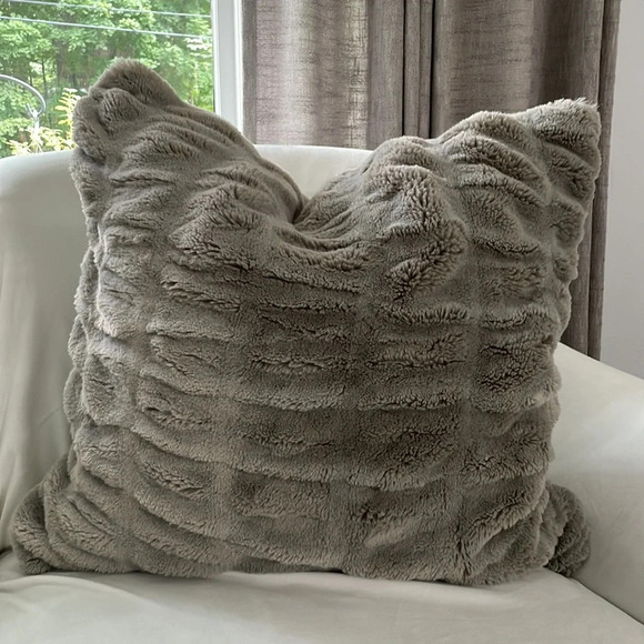 Pottery Barn Faux Fur Ruched Down Filled Pillow & Cover Gray 26x26 - Picture 4 of 9